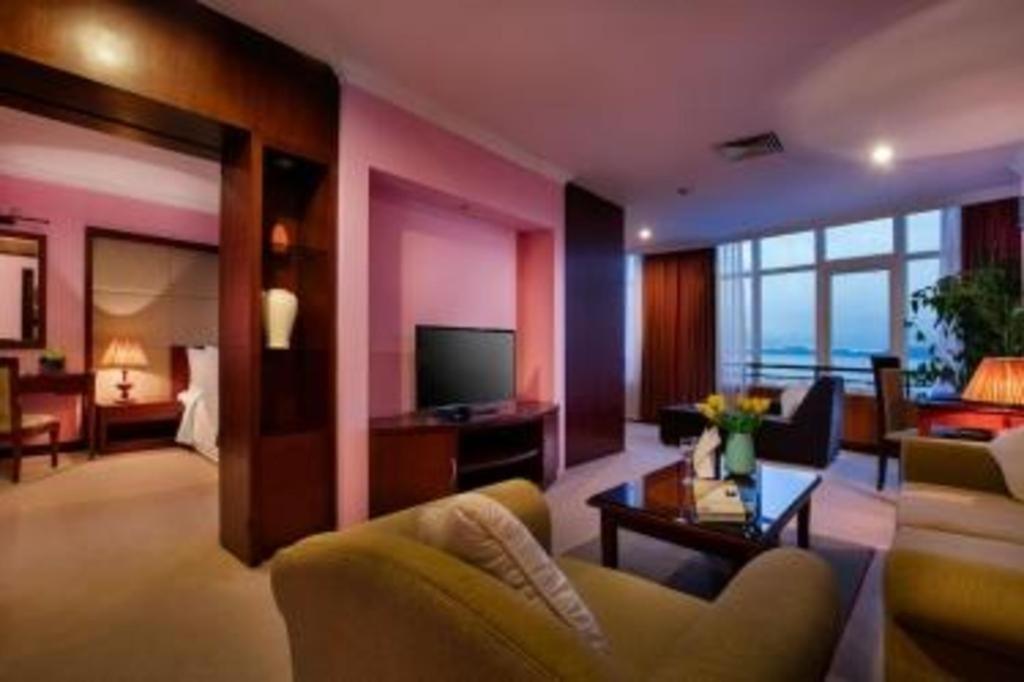 Halong Pearl Hotel Ха Лонг Екстериор снимка